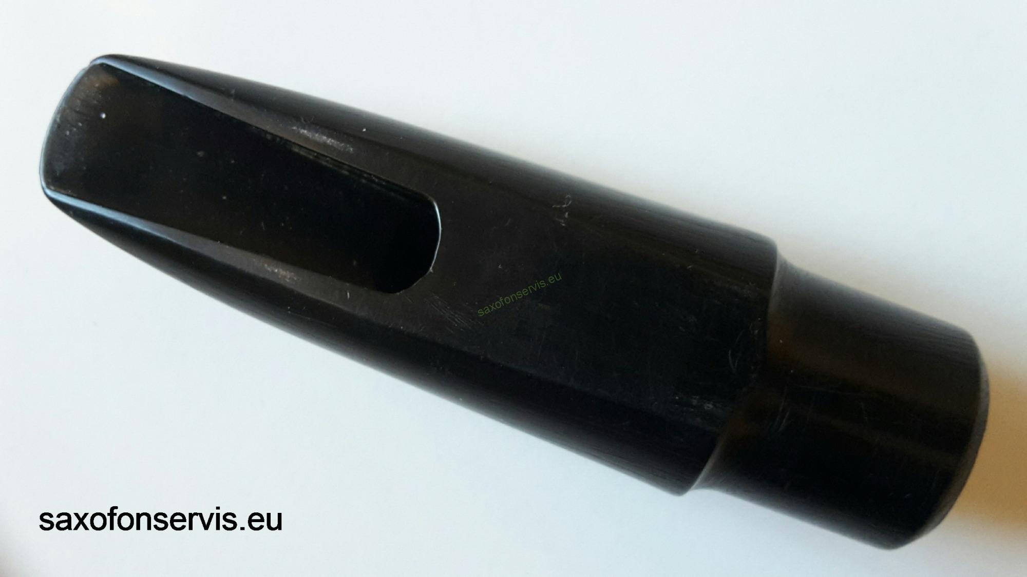Kaučuková bez značky.