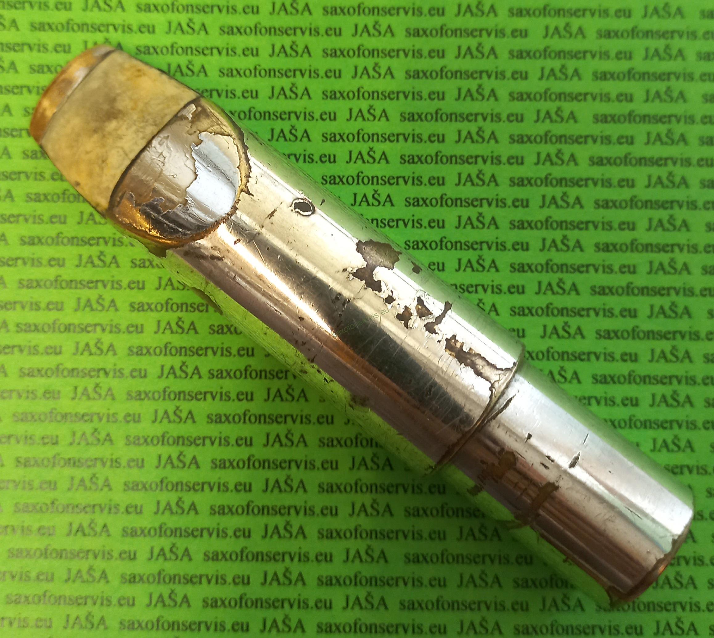 Metal hubice na tenor saxofon.