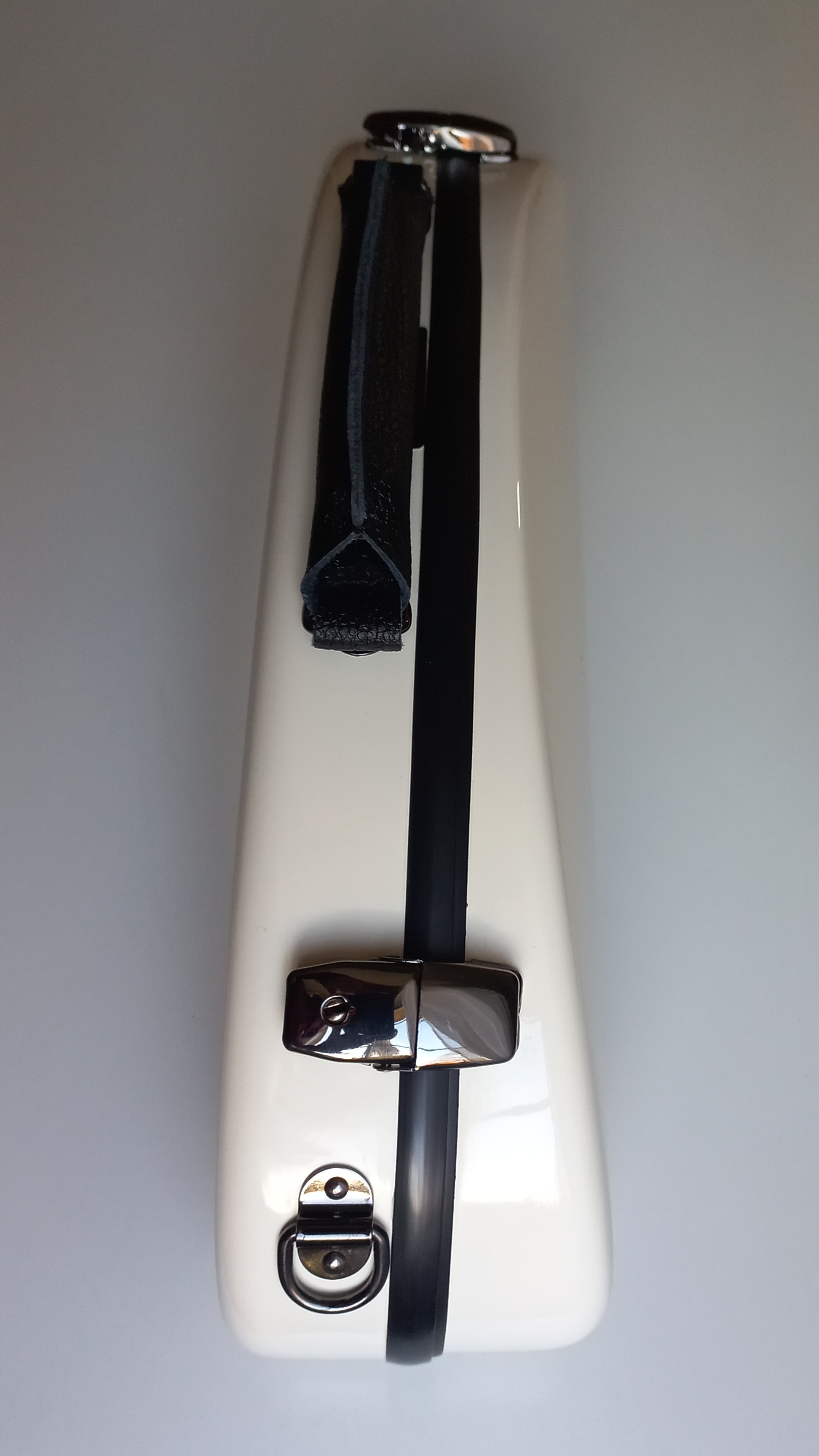 JW Eastmann CE 121 W - Bílý
