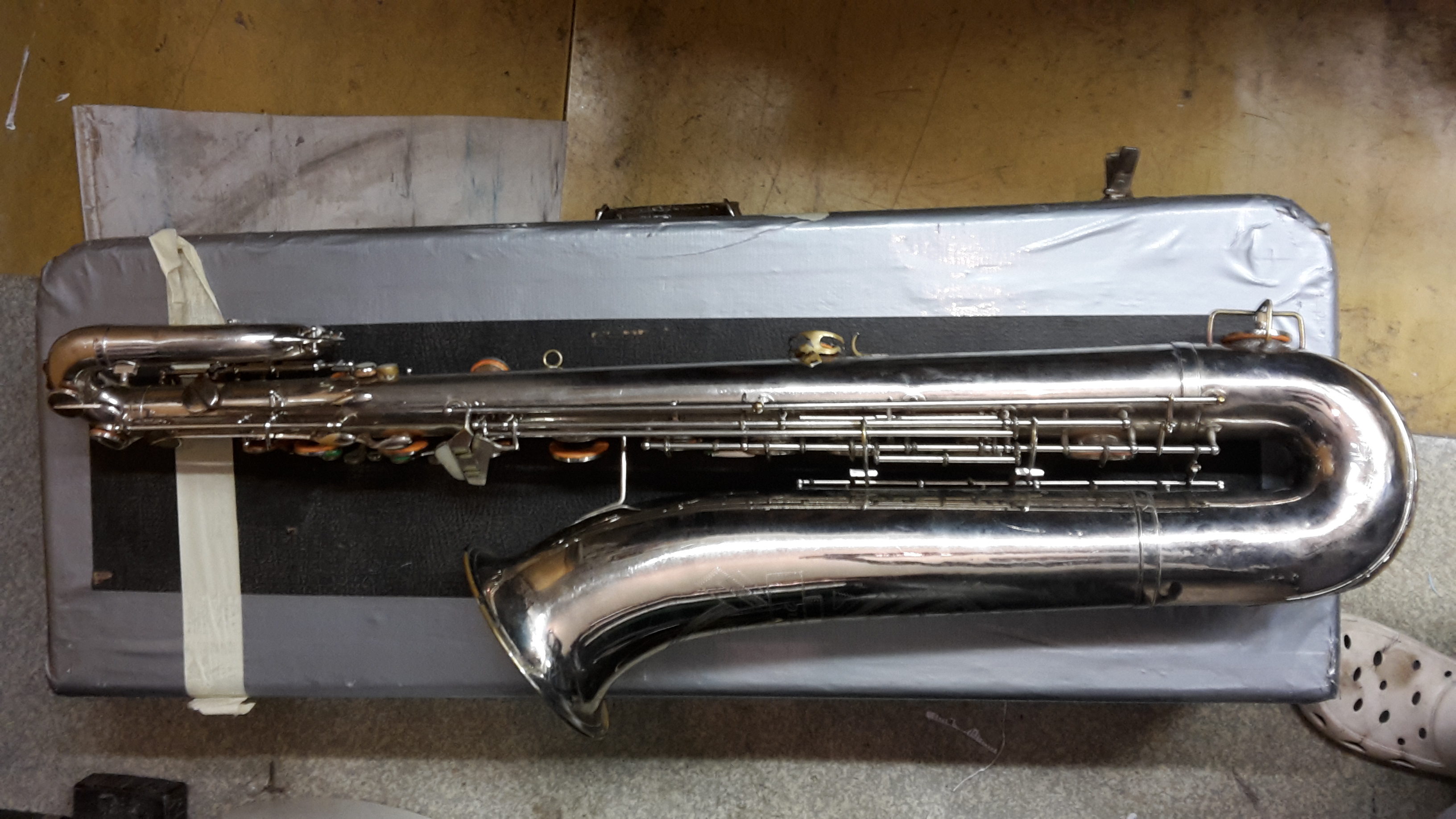 Amati (JKG) - Eb baryton sax do spodního ,,B,,
