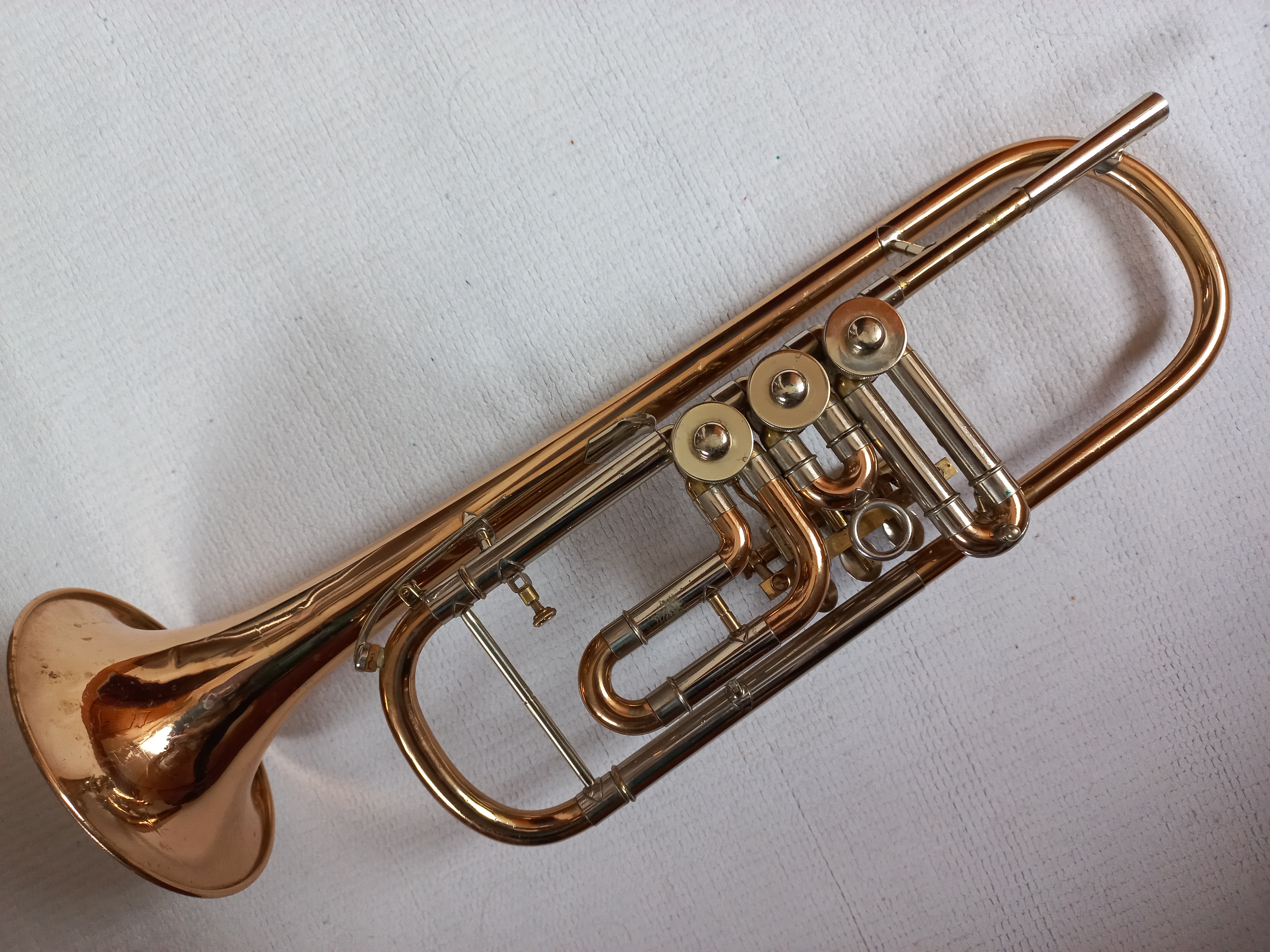 Trumpeta cylindrová Amati.