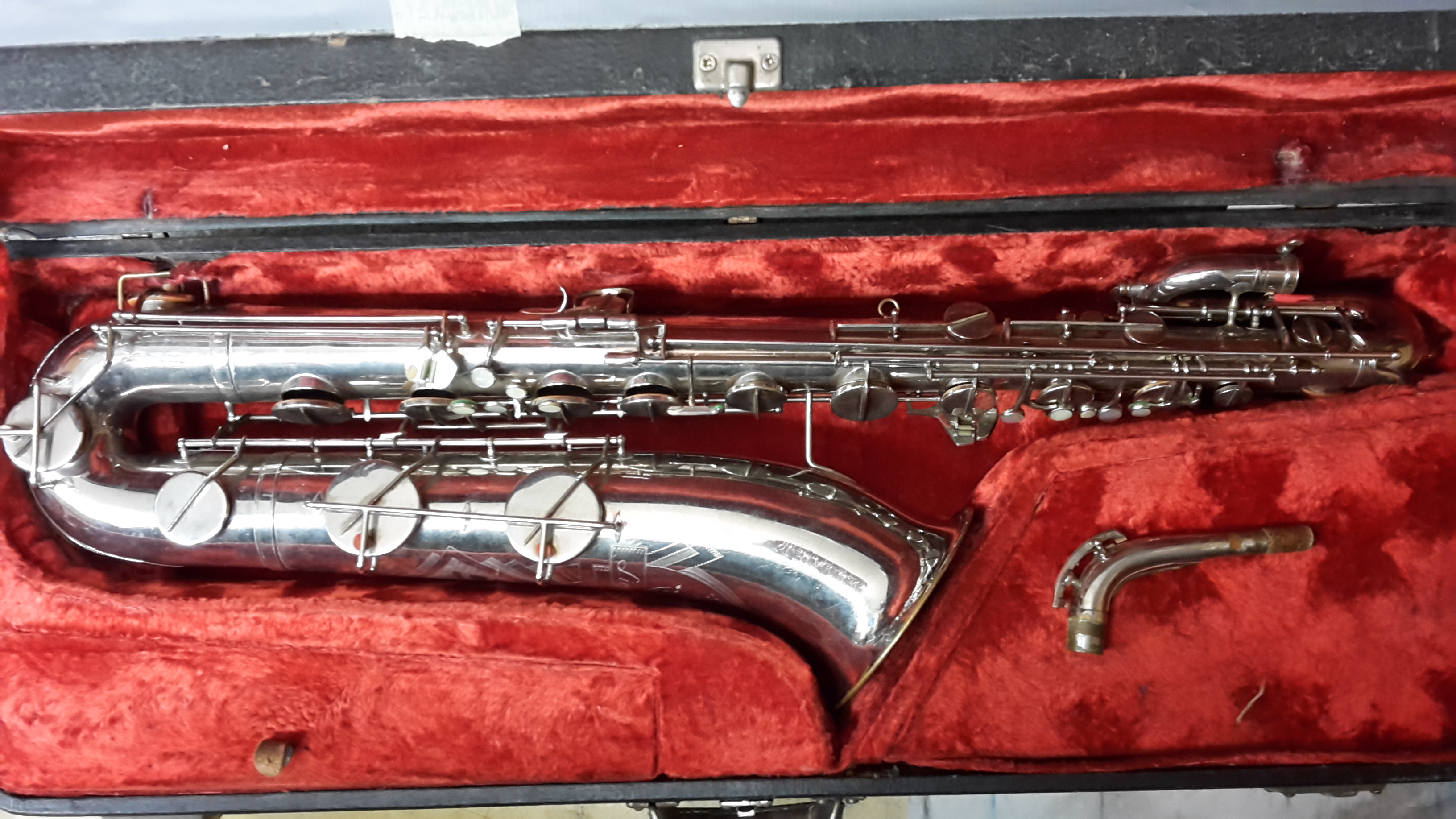 Amati (JKG) - Eb baryton sax do spodního ,,B,,