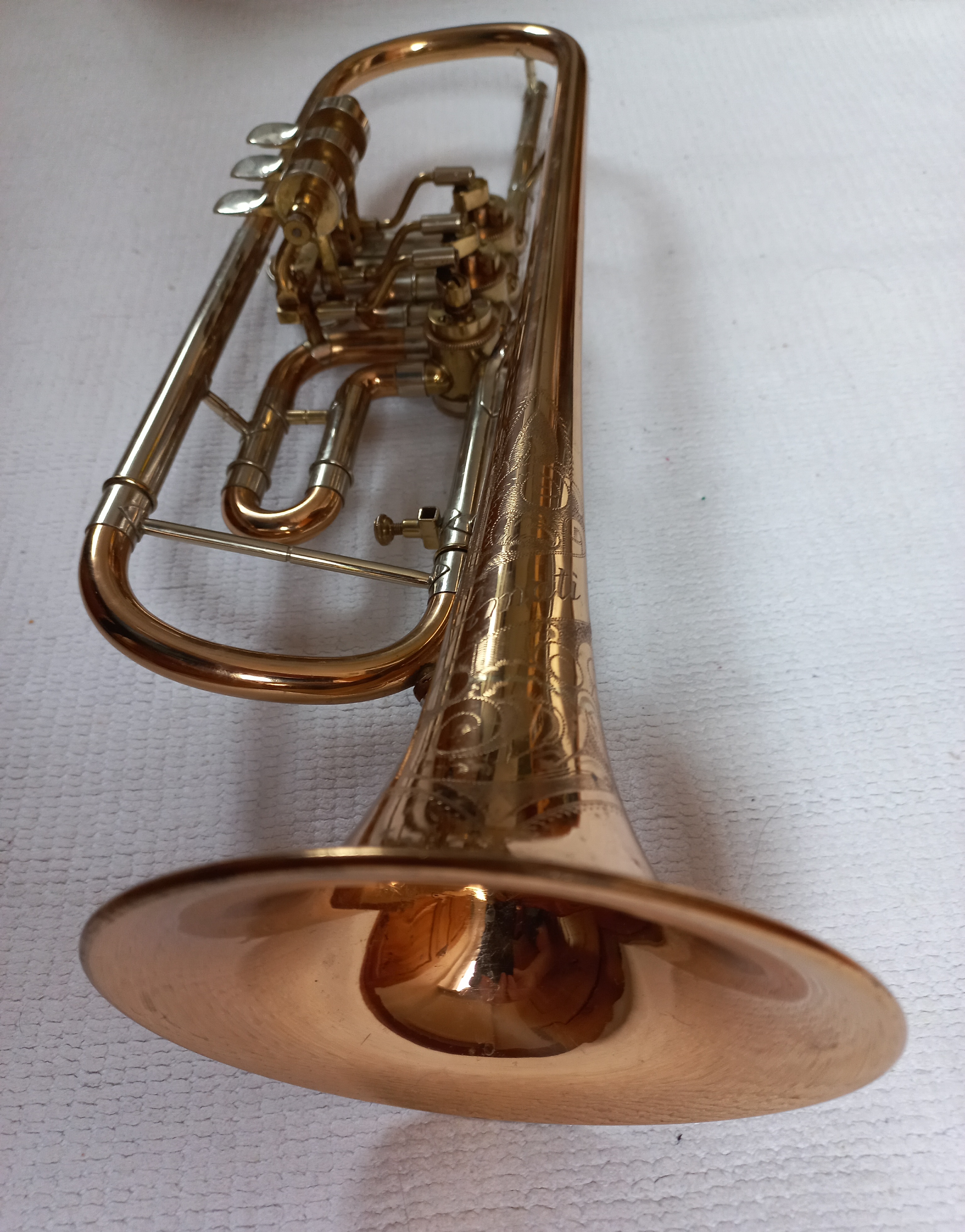 Trumpeta cylindrová Amati.